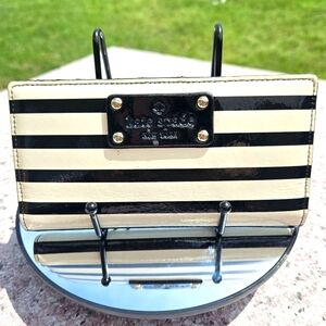 EUC KATE SPADE WALLET - Like New Condition - No Signs of Use!